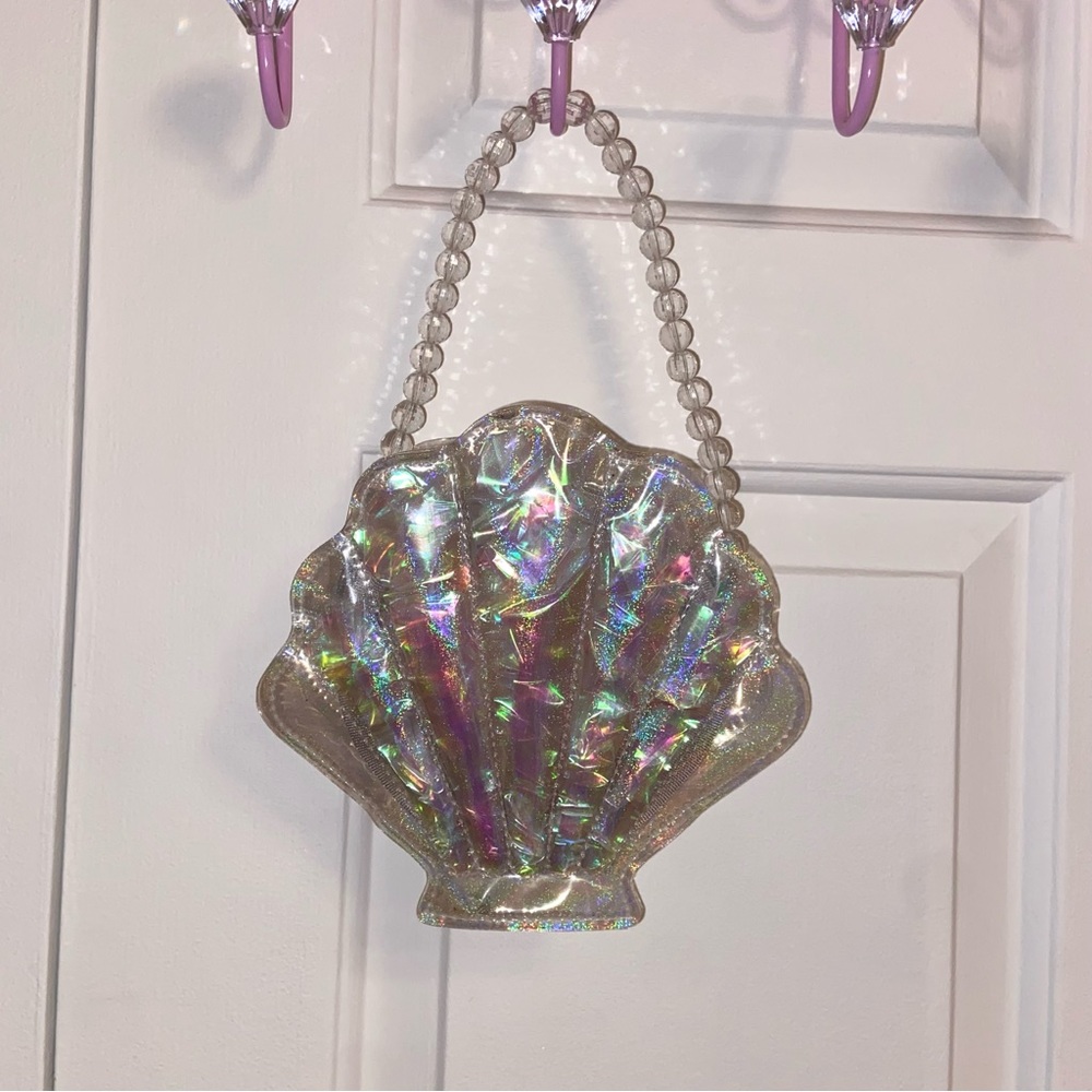 Sea shell purse